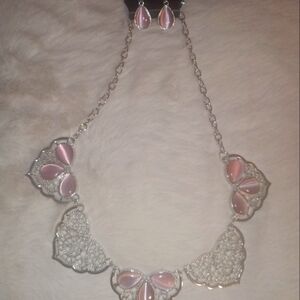Fashion24 Sliver/Pink Necklace and Earrings Set